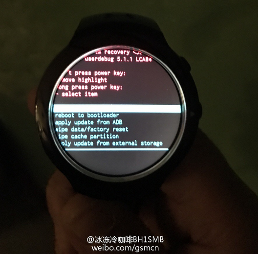 Smartwatch HTC chạy Android Wear xuất hiện