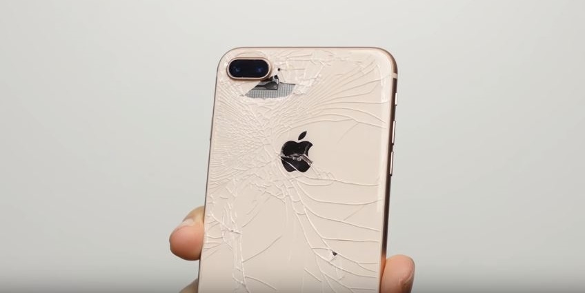 Choáng với chi phí thay mặt kính phía sau iPhone 8, iPhone 8 Plus