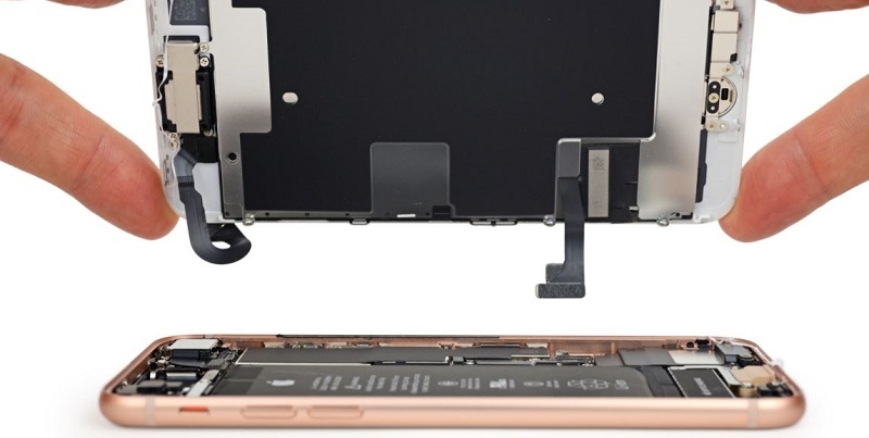 Những bí mật bên trong iPhone 8 vừa được hé lộ Những bí mật bên trong iPhone 8 vừa được hé lộ
