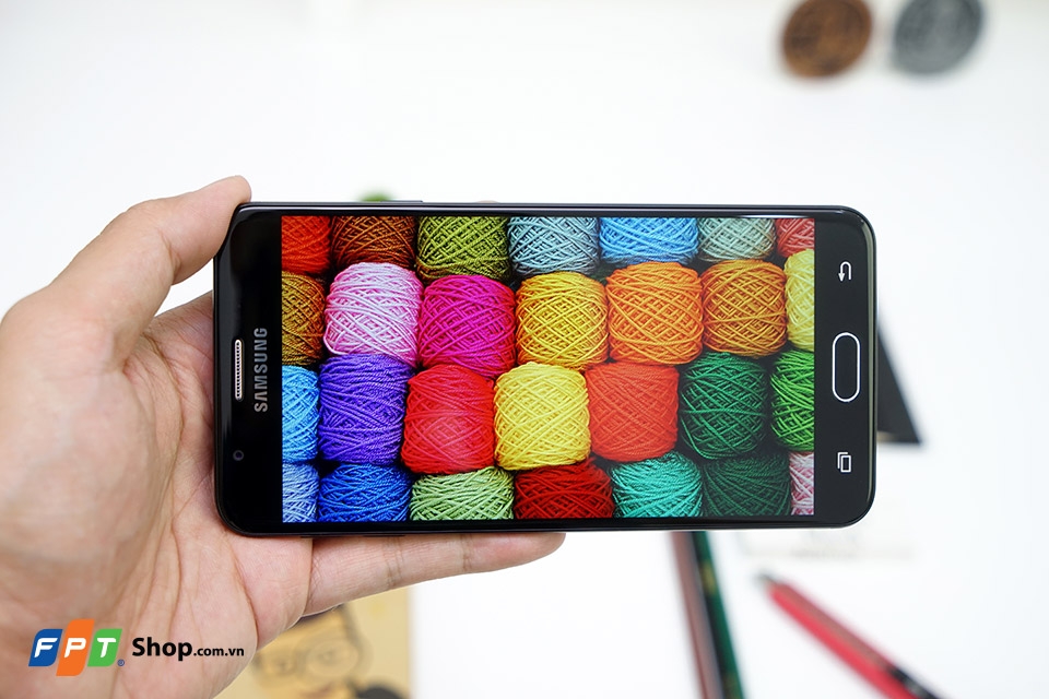 Chất lượng hiển thị trên Galaxy J7 Prime? Đừng vội phán xét Màn hình của Galaxy J7 Prime có chất lượng hiển thị tốt