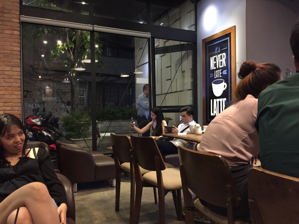 So sánh nhanh camera Galaxy S7 và iPhone 6 trong nhiều điều kiện