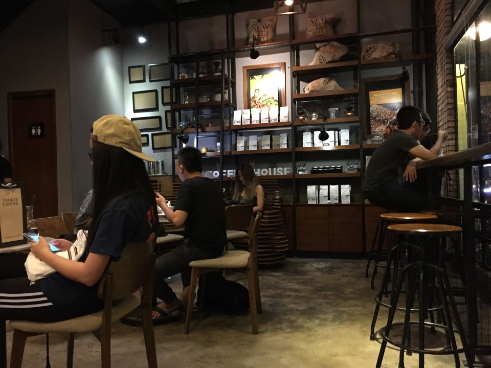 So sánh nhanh camera Galaxy S7 và iPhone 6 trong nhiều điều kiện