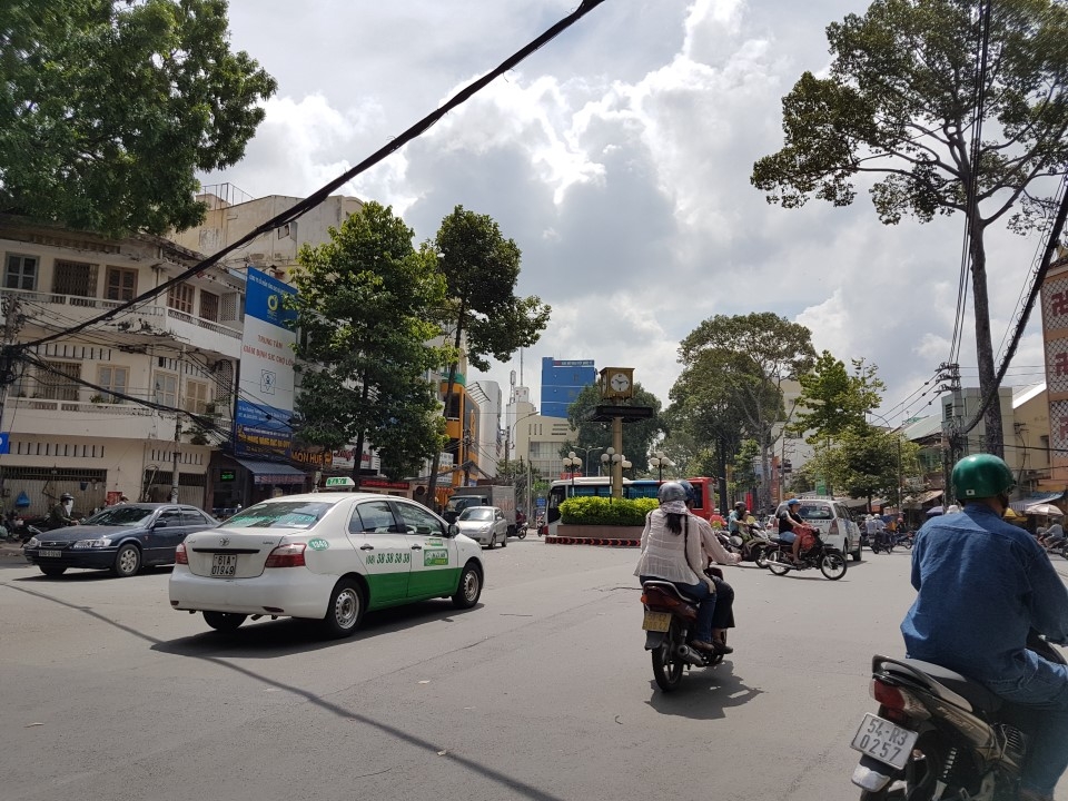 So sánh nhanh camera Galaxy S7 và iPhone 6 trong nhiều điều kiện