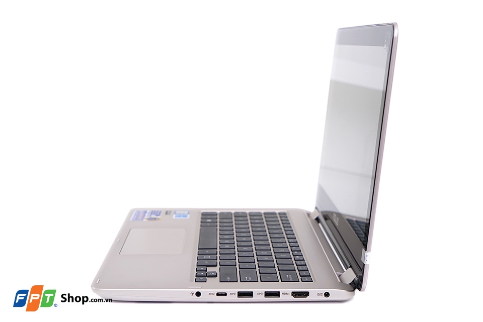 Cạnh phải của máy