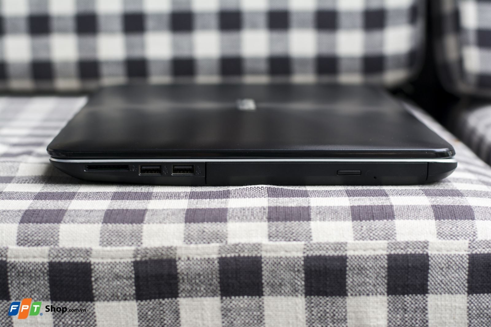 Đánh giá ASUS X455LA-WX470D: Cứng cáp, hiệu năng đủ dùng