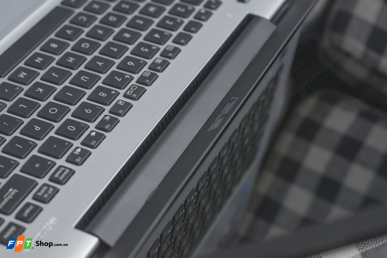 Đánh giá ASUS X455LA-WX470D: Cứng cáp, hiệu năng đủ dùng