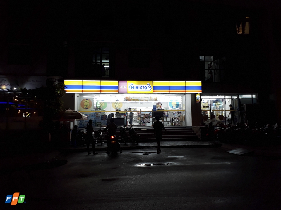 Chụp đêm bằng camera Galaxy J7 Prime