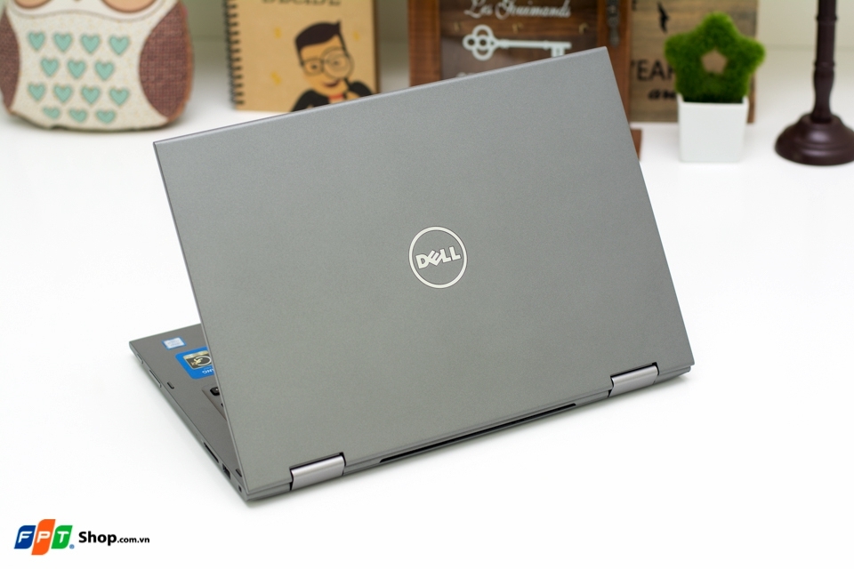 Trên tay nhanh Dell Inspiron 13-5368: Xoay gập 360 độ Trên tay nhanh Dell Inspiron 13-5368: Xoay gập 360 độ