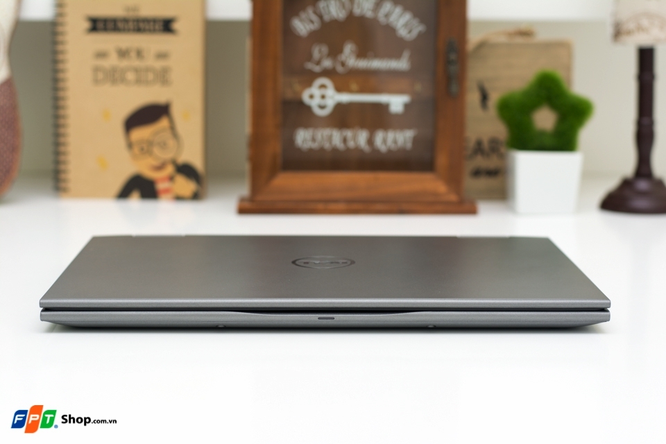 Trên tay nhanh Dell Inspiron 13-5368: Xoay gập 360 độ Trên tay nhanh Dell Inspiron 13-5368: Xoay gập 360 độ