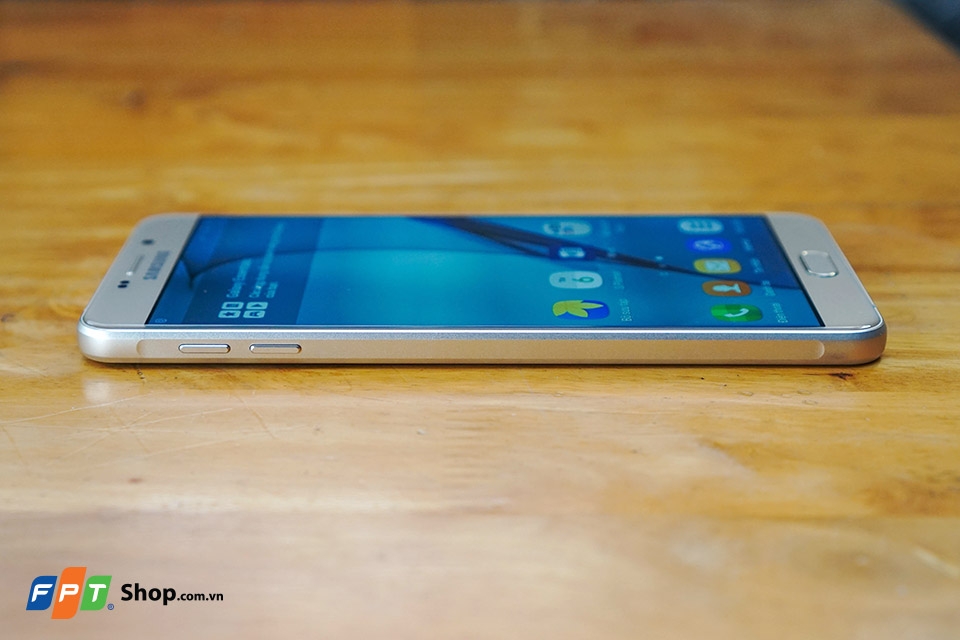 Đế chế của điện thoại màn hình lớn đang bắt đầu