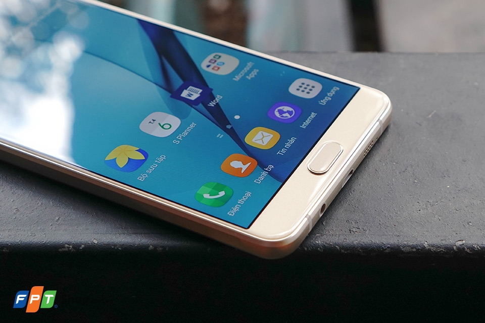 Đế chế của điện thoại màn hình lớn đang bắt đầu