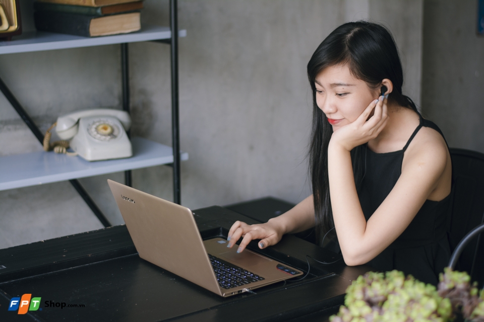 Lenovo ideapad 710S: Bạn đồng hành tốt nhất của phái nữ Lenovo ideapad 710S: Bạn đồng hành tốt nhất của phái nữ