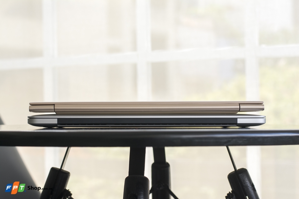 Lenovo ideapad 710S đọ sắc cùng MacBook Pro Retina 13