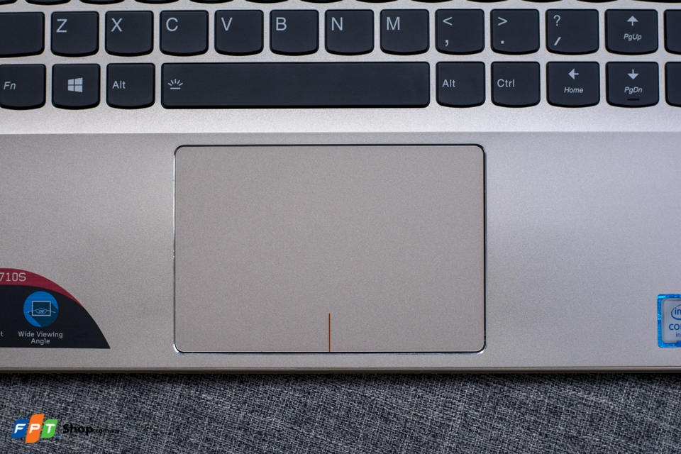 Lenovo ideapad 710S đọ sắc cùng MacBook Pro Retina 13