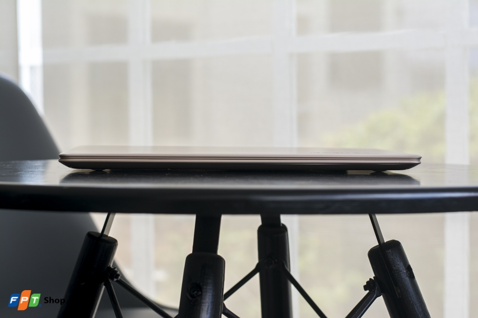 Trên tay Lenovo ideapad 710S: Gợi cảm từng đường nét