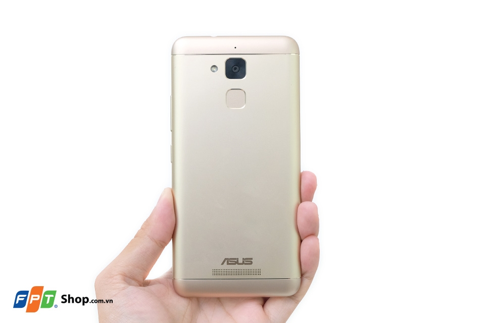 Mặt lưng của ASUS Zenfone 3 Max