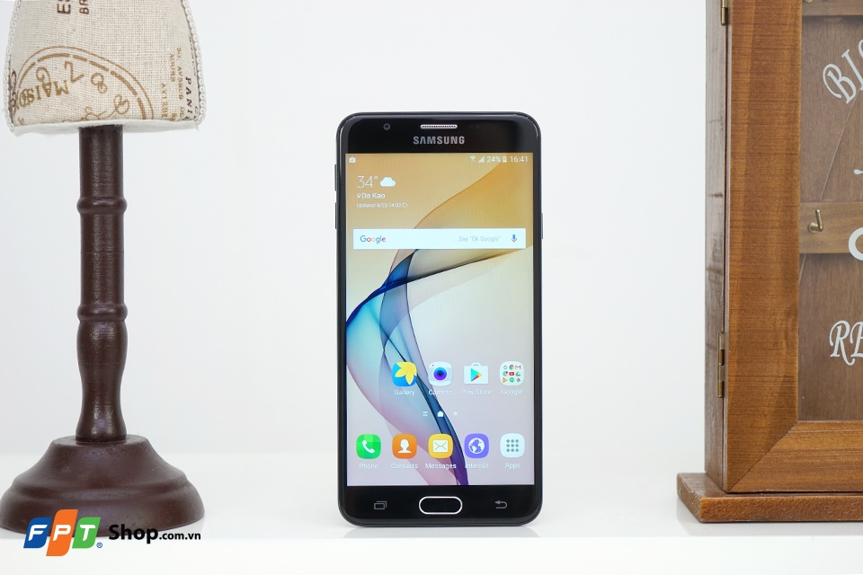 Samsung Galaxy J7 Prime sử dụng màn hình PLS cao cấp