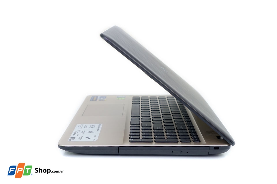 Trên tay ASUS VivoBook Max X541UV: Cứng cáp, đẹp và nhẹ ASUS VivoBook Max X541UV vẫn được trang bị ổ quang