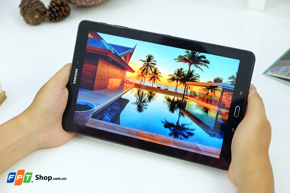 Trên tay Samsung Galaxy Tab A 10,1 Màn hình của máy có chất lượng rất cao
