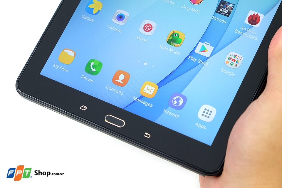 Phía dưới màn hình