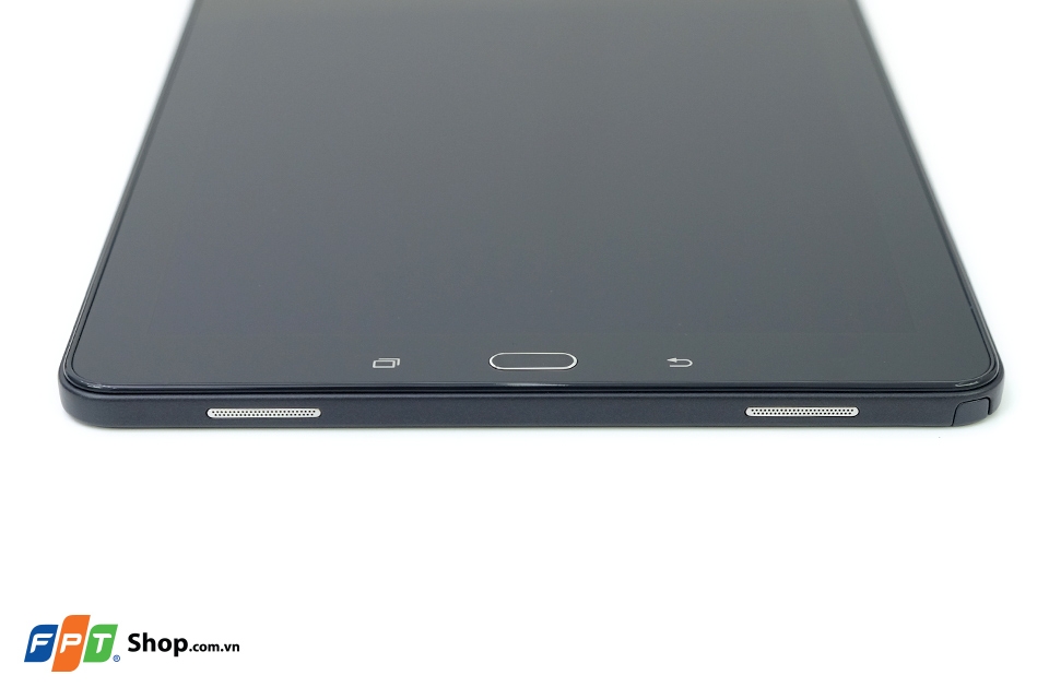 Trên tay Samsung Galaxy Tab A 10,1 Cạnh dưới của thiết bị với loa kép và bút S-Pen