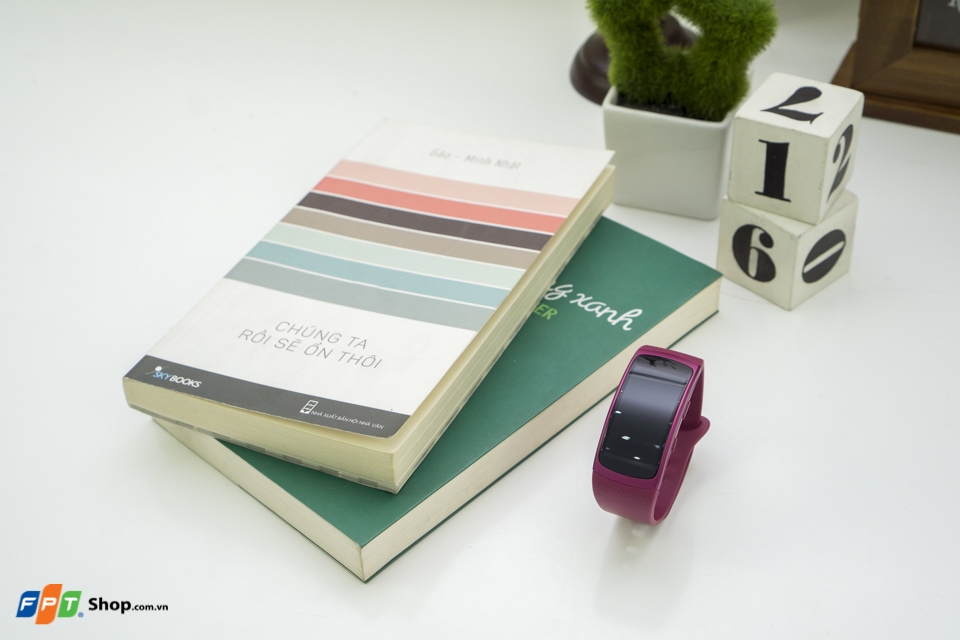 Trên tay Samsung Gear Fit 2: Thời trang và đẳng cấp