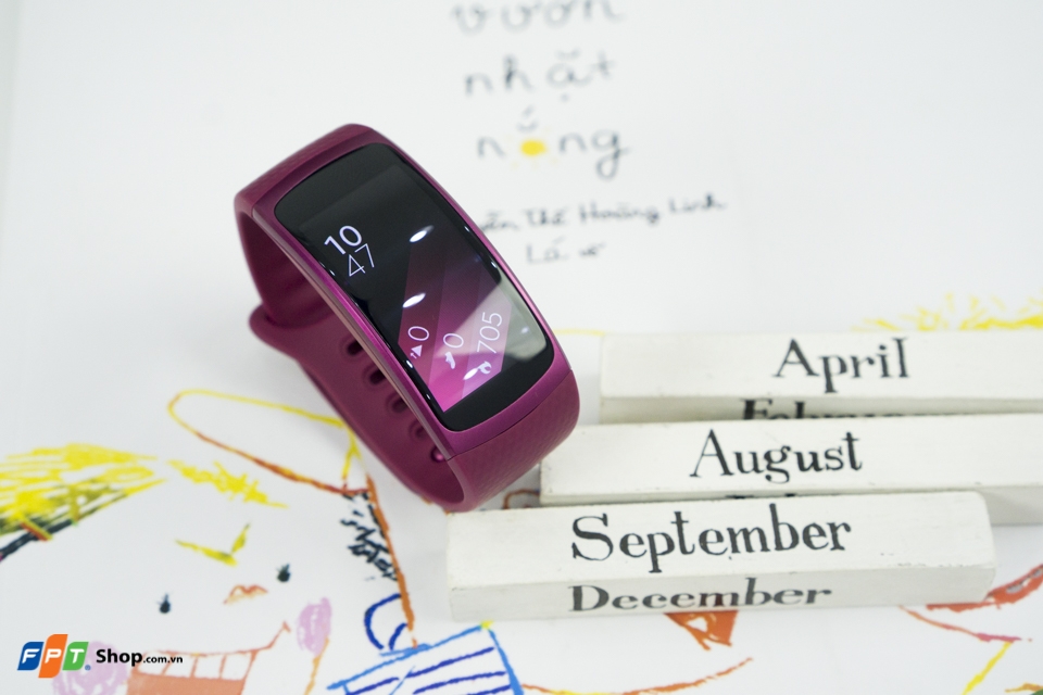 Trên tay Samsung Gear Fit 2: Thời trang và đẳng cấp