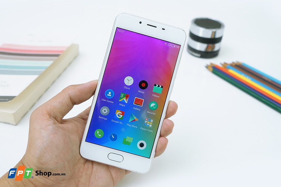 Meizu U10 có thiết kế 2 mặt kính đẹp và tinh tế
