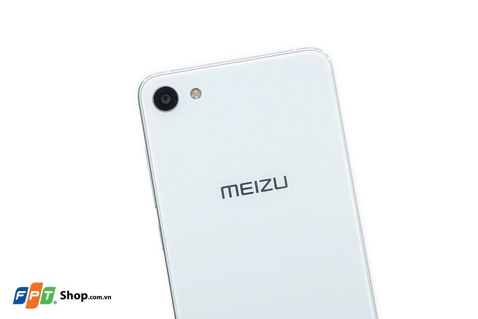Camera 13MP và đèn flash LED kép