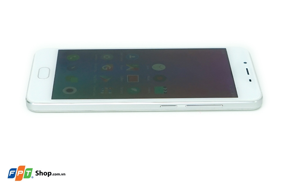 Cạnh phải của Meizu U10