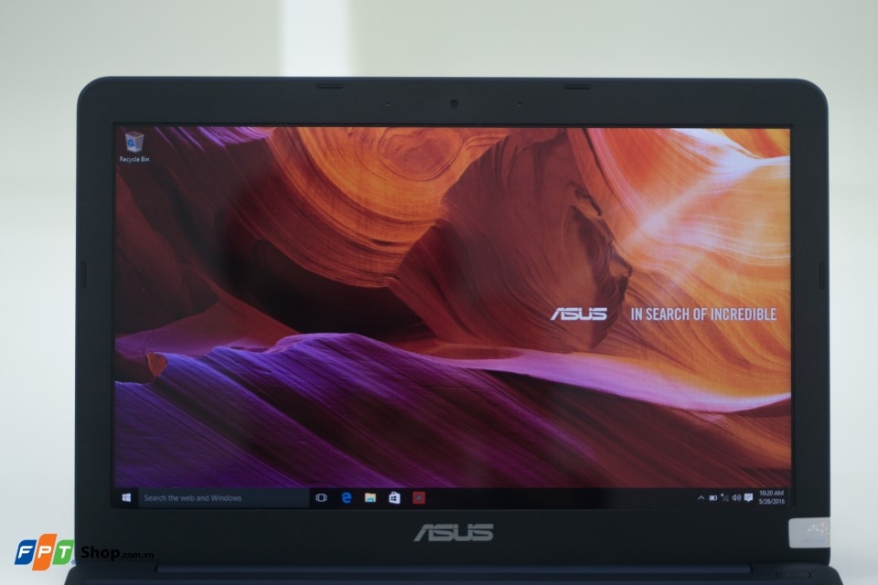 Trên tay nhanh laptop và đánnh giá nhanh ASUS E200HA tại FPT Shop Trên tay nhanh laptop và đánnh giá nhanh ASUS E200HA tại FPT Shop