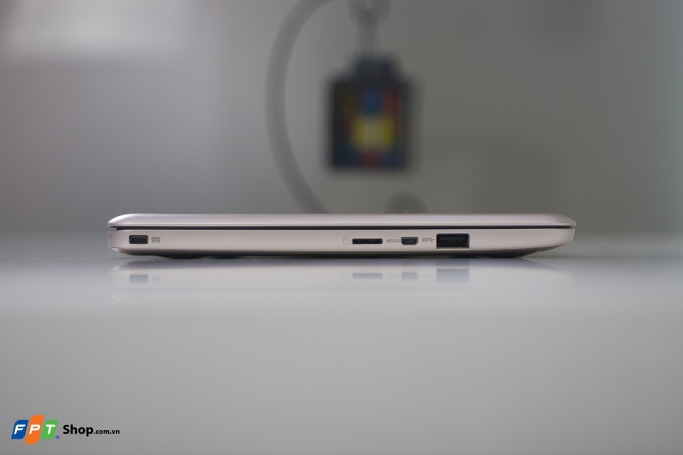 Trên tay nhanh laptop và đánnh giá nhanh ASUS E200HA tại FPT Shop Trên tay nhanh laptop và đánnh giá nhanh ASUS E200HA tại FPT Shop