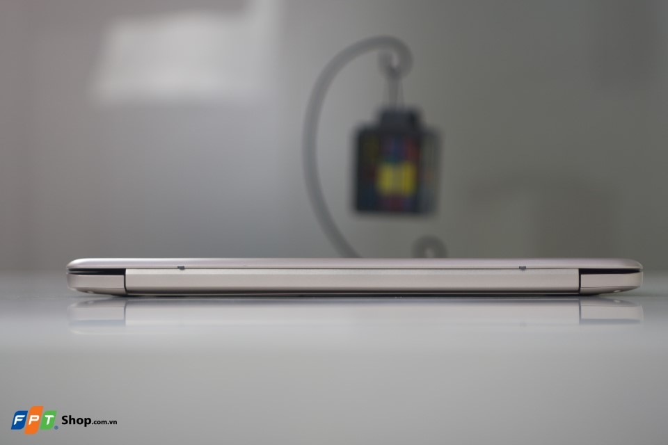Trên tay nhanh laptop và đánnh giá nhanh ASUS E200HA tại FPT Shop Trên tay nhanh laptop và đánnh giá nhanh ASUS E200HA tại FPT Shop