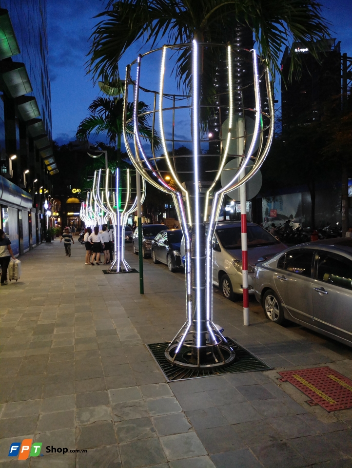 Chụp đêm tại phố đi bộ