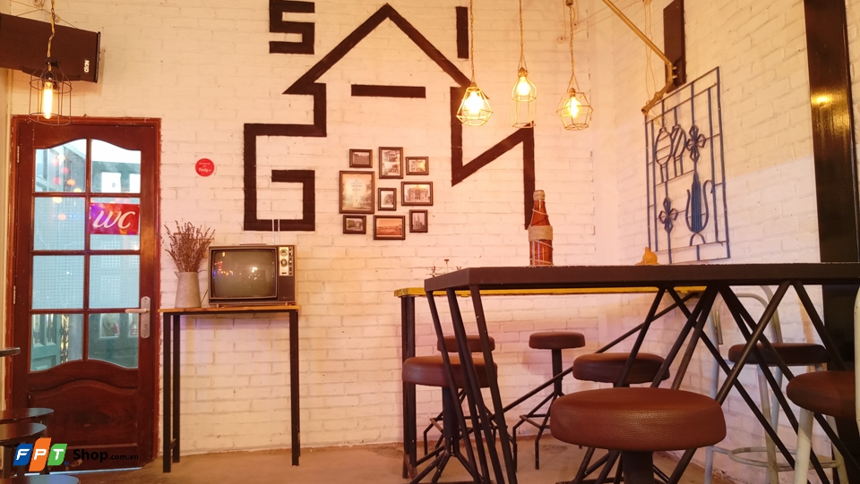 Chụp đêm trong nhà với chế độ chỉnh tay