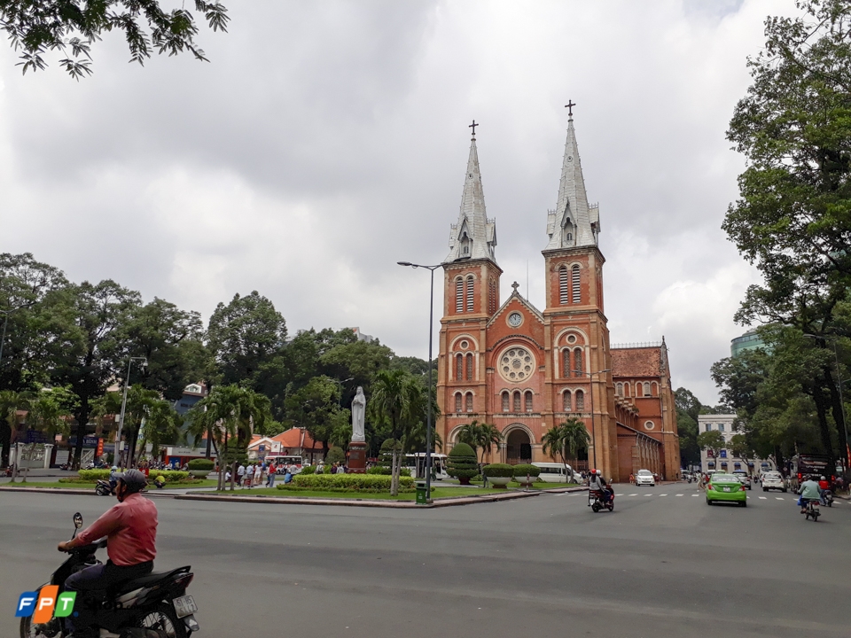 Nhìn từ phía trước