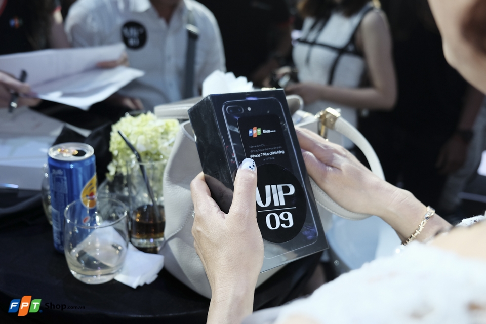 iPhone 7 Plus Jet Black chính hãng