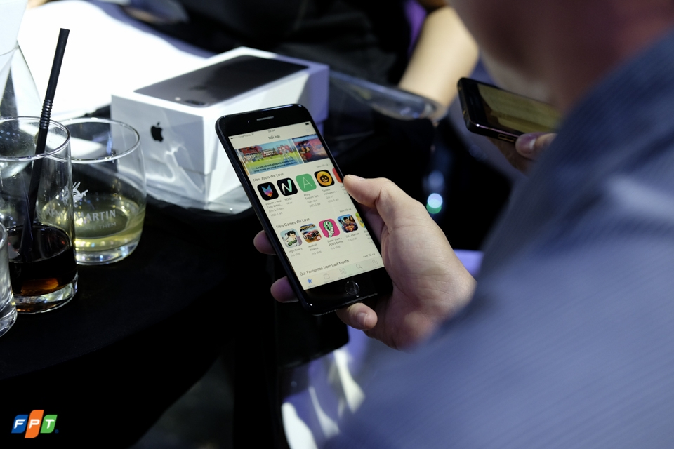 Vào App Store để tải ứng dụng