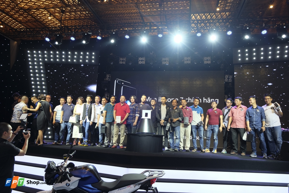 Toàn bộ khách hàng VIP trong đêm 10/11, rạng sáng 11/11