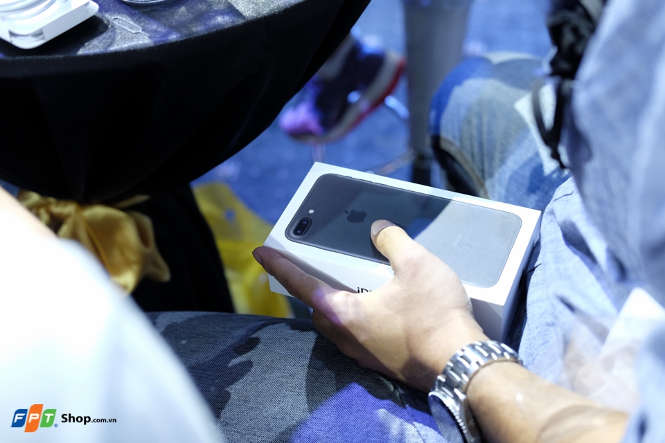 Sản phẩm iPhone 7 còn nguyên hộp