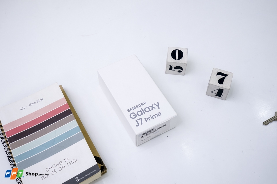 Mở hộp Hộp Galaxy J7 Prime