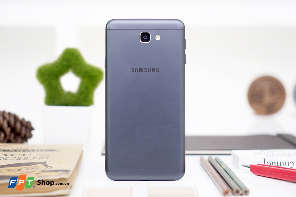 Mở hộp Mặt lưng Galaxy J7 Prime