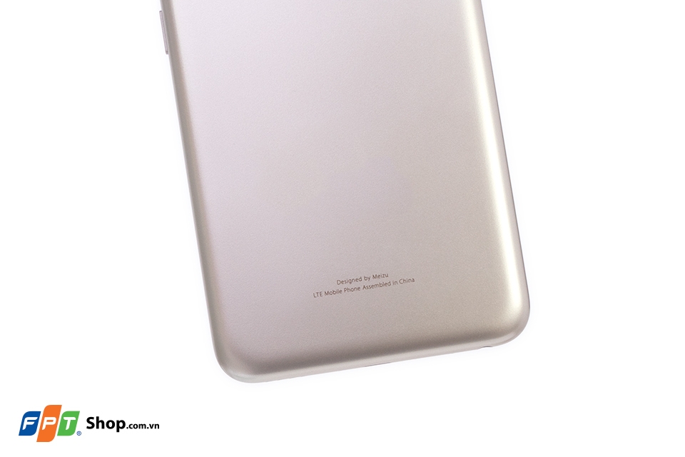 Phía dưới mặt lưng của Meizu M5 Phía dưới mặt lưng của Meizu M5