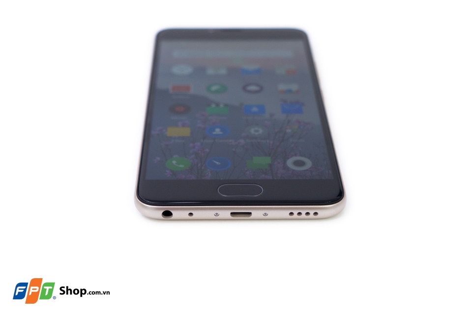 Cạnh dưới của Meizu M5 Cạnh dưới của Meizu M5