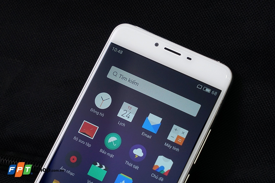 Phía trên màn hình Meizu U20