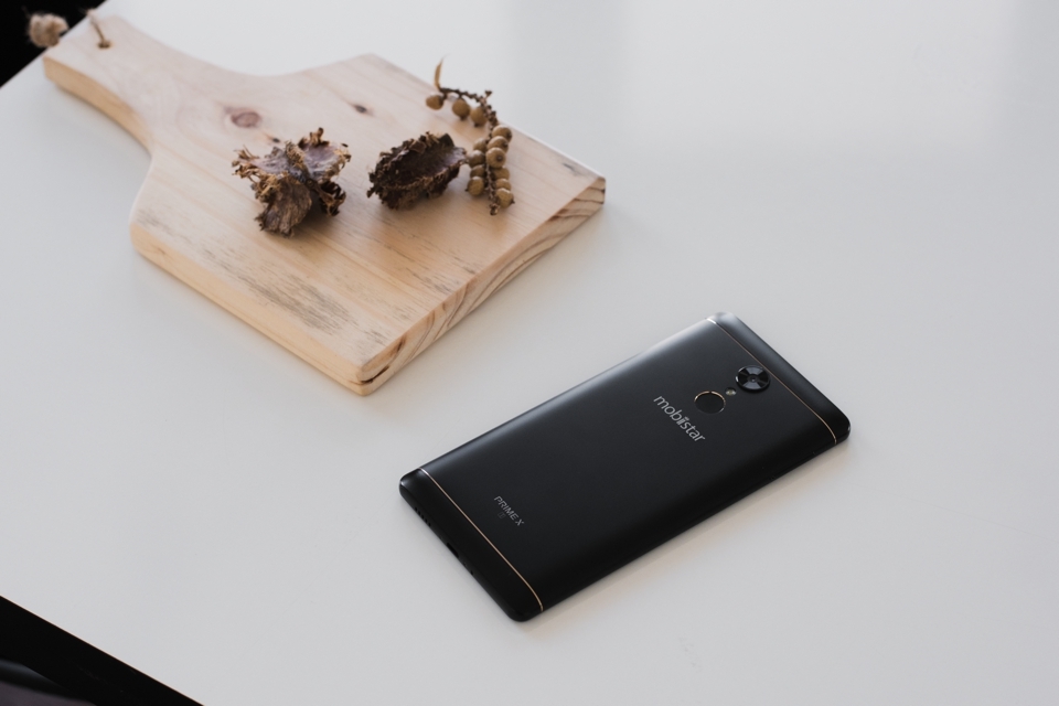 Mặt lưng Prime X1