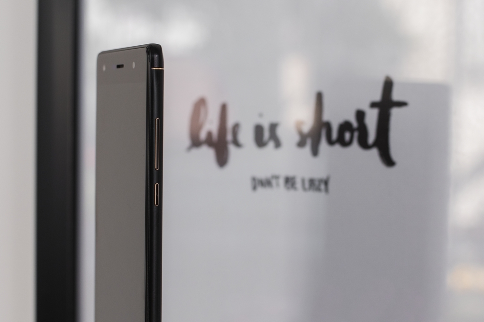 Cạnh phải Prime X1