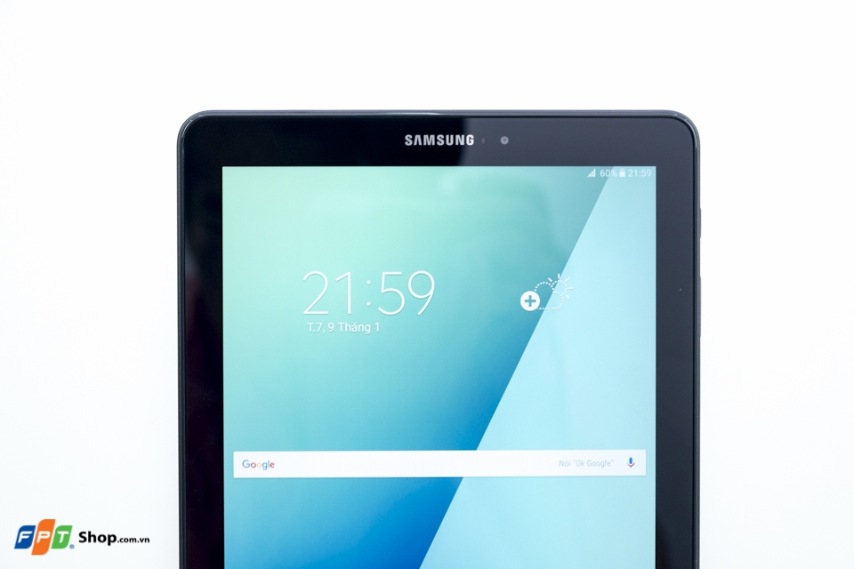 Phía trên màn hình