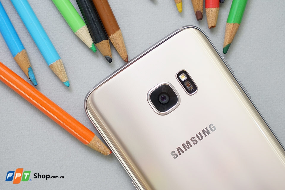 Camera là một trong những điểm nâng cấp mạnh nhất trên Galaxy S7 Edge