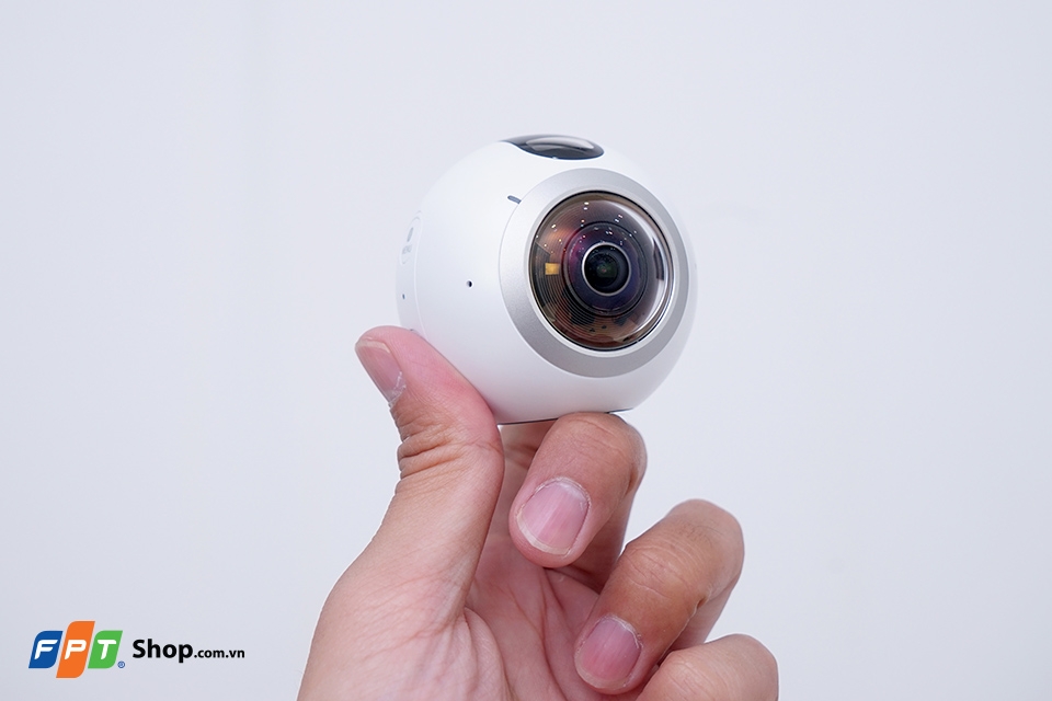 Trên tay Gear 360
